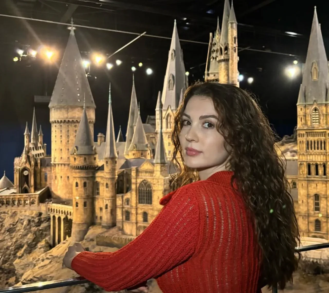 Burcu Özberk aldığı acı haberle yıkıldı! Dedesi Cumhuriyet Yıldızlar hayatını kaybetti