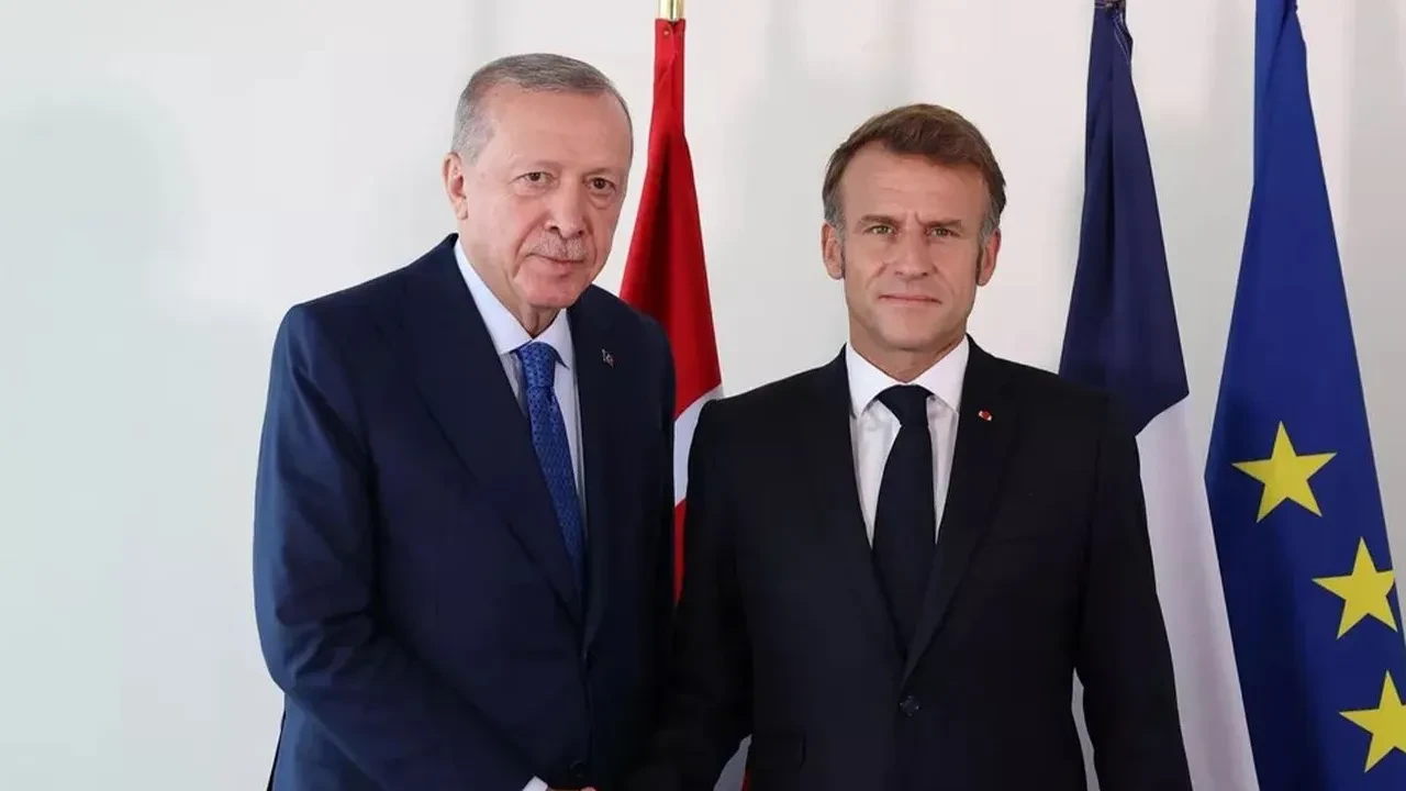 Cumhurbaşkanı Erdoğan, Emmanuel Macron ile görüştü