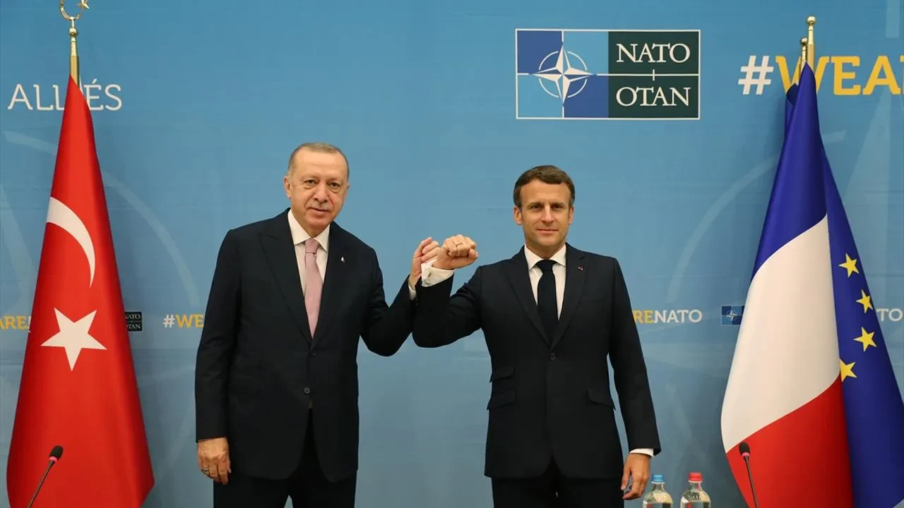 Cumhurbaşkanı Erdoğan, Emmanuel Macron ile görüştü