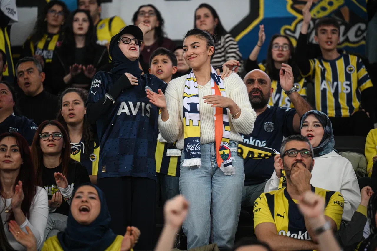 Fenerbahçe Opet, Çimsa ÇBK Mersin'i devirip Cumhurbaşkanlığı Kupası'nın sahibi oldu