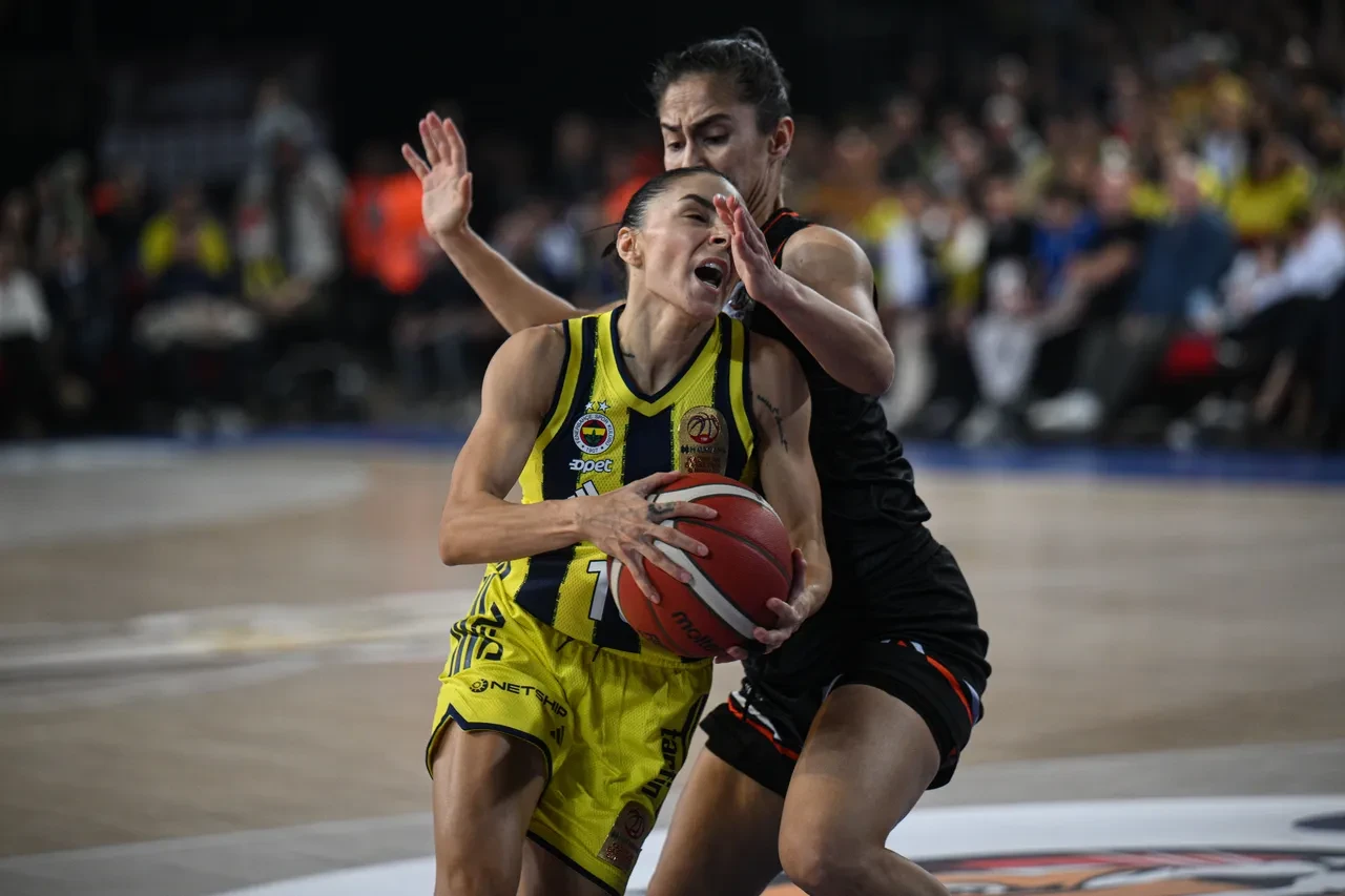 Fenerbahçe Opet, Çimsa ÇBK Mersin'i devirip Cumhurbaşkanlığı Kupası'nın sahibi oldu