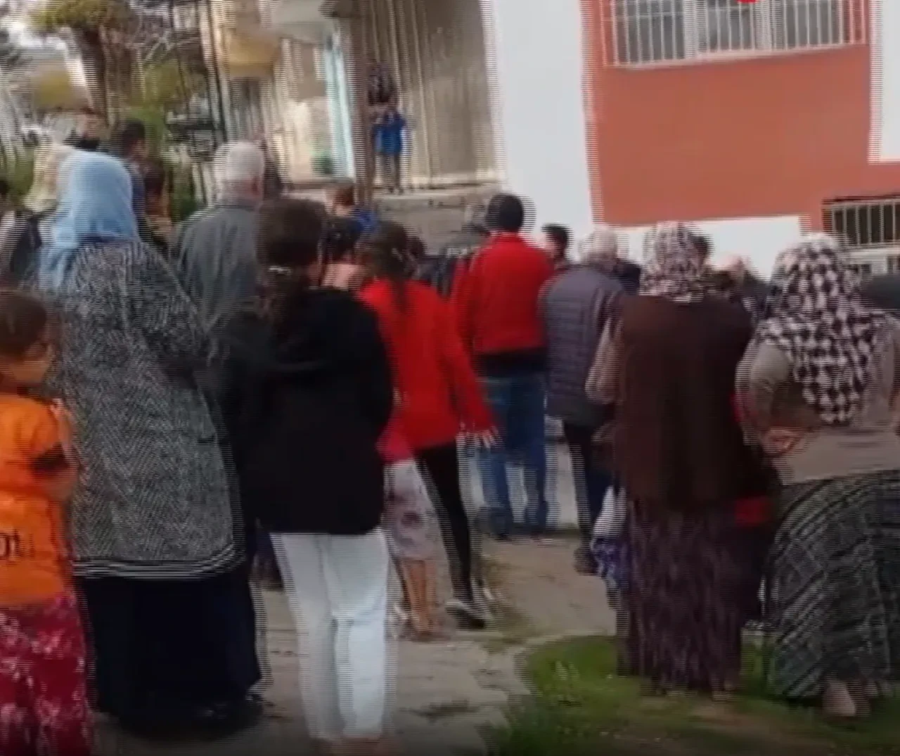 Gaziantep'te eski koca dehşeti! Boşandığı eşini vahşice katlettiği bıçakla kendini ağır yaraladı!