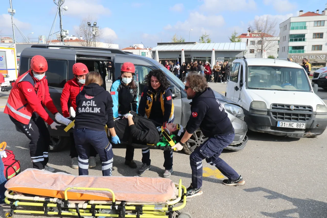 Gerçeğini aratmayan tatbikat! 'Oyunculuk teklifleri kapıda' dedirten rol kamerada