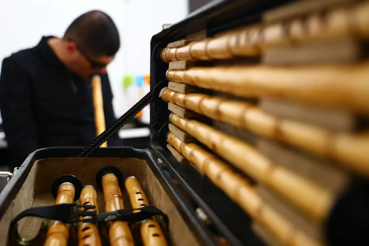 Görme engelli Mehmet bölümünü dereceyle bitirdi! Tam 4 enstrümanda ustalaştı