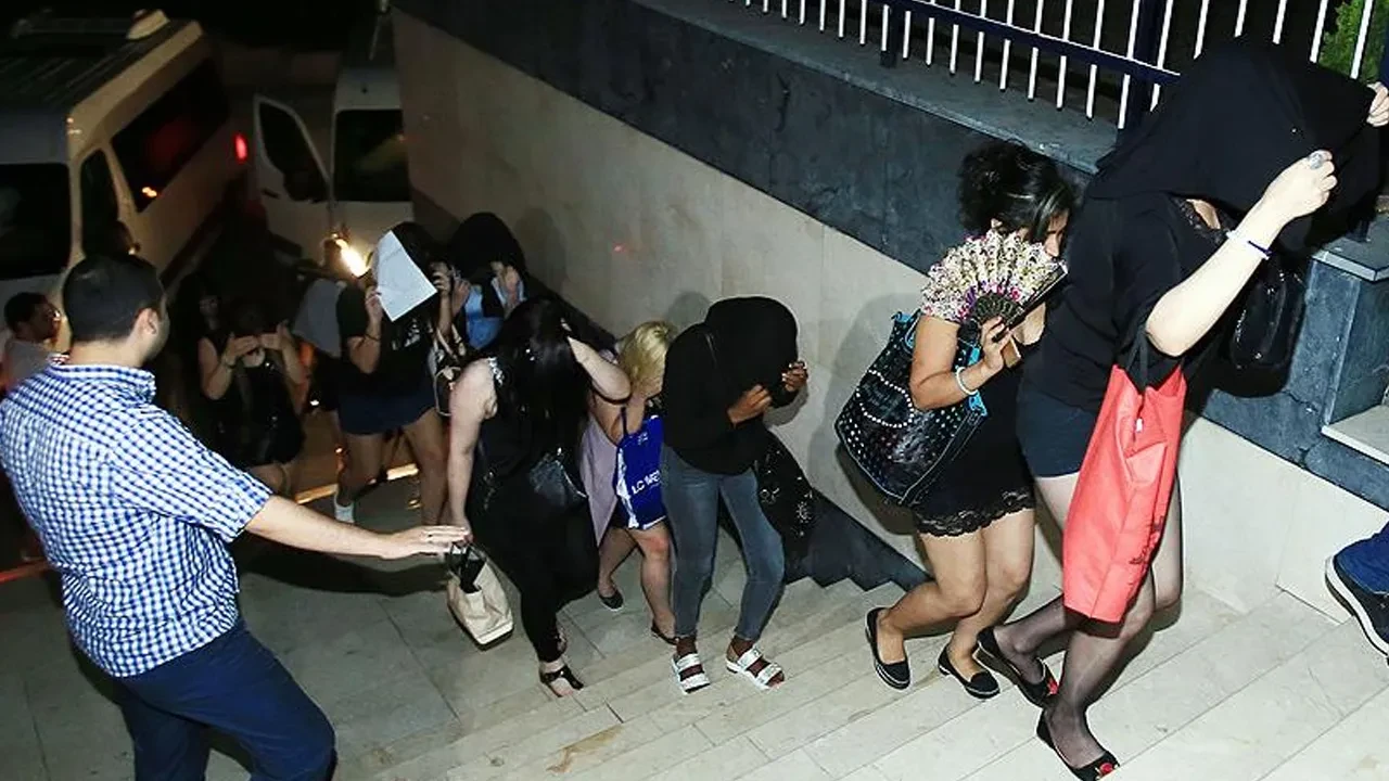 Masada fuhuş pazarlığı! Garsonlar gösterdi, kadınlar gitti: Milyonlarca TL'lik para transferi
