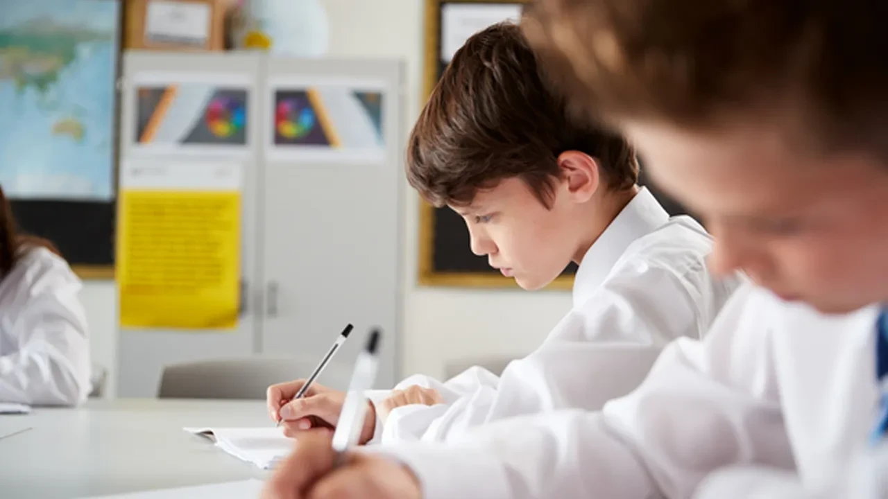 MEB düğmeye bastı! Okula başlama yaşı değişiyor