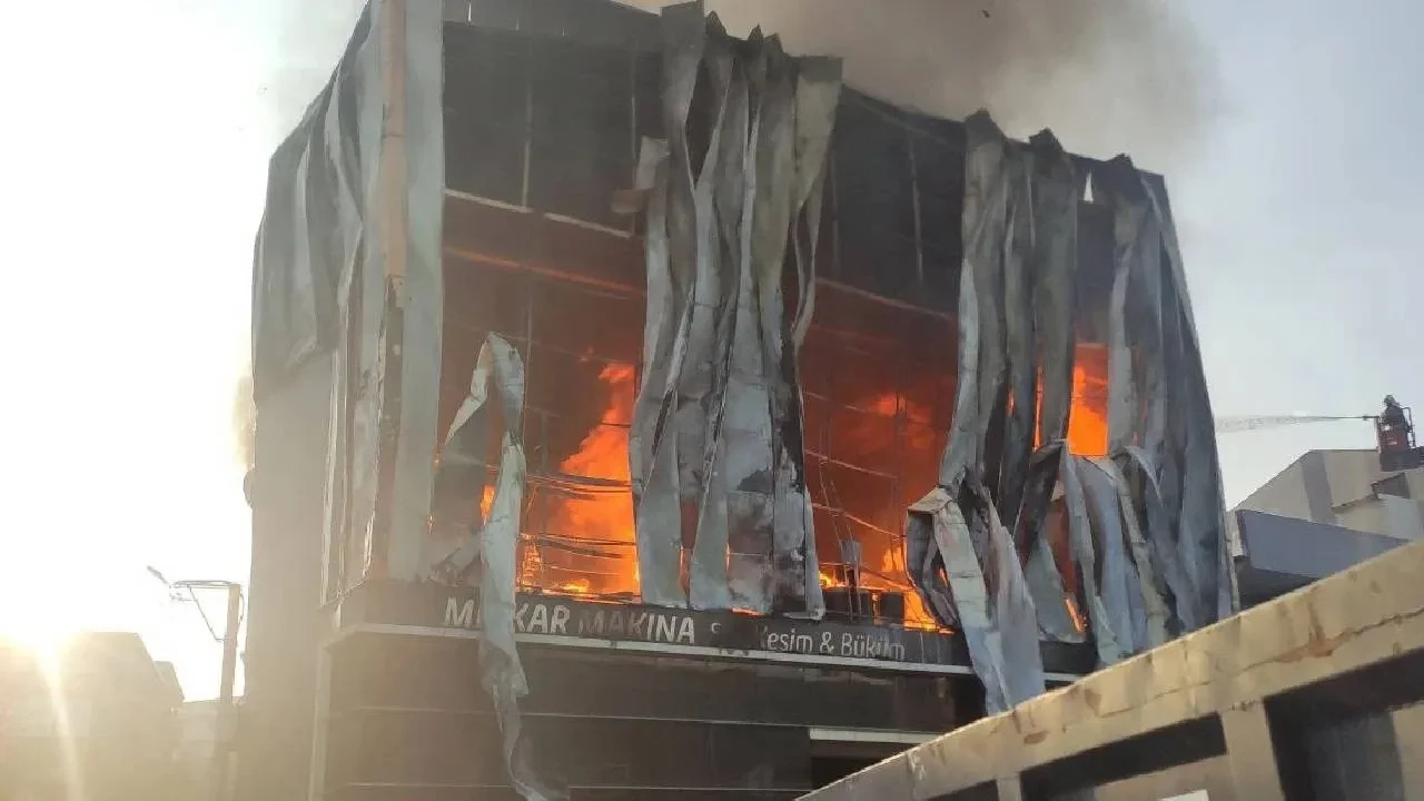 Parfüm fabrikası faciasında skandal olay! İşçilerin sigortalarını öldükleri gün yaptılar