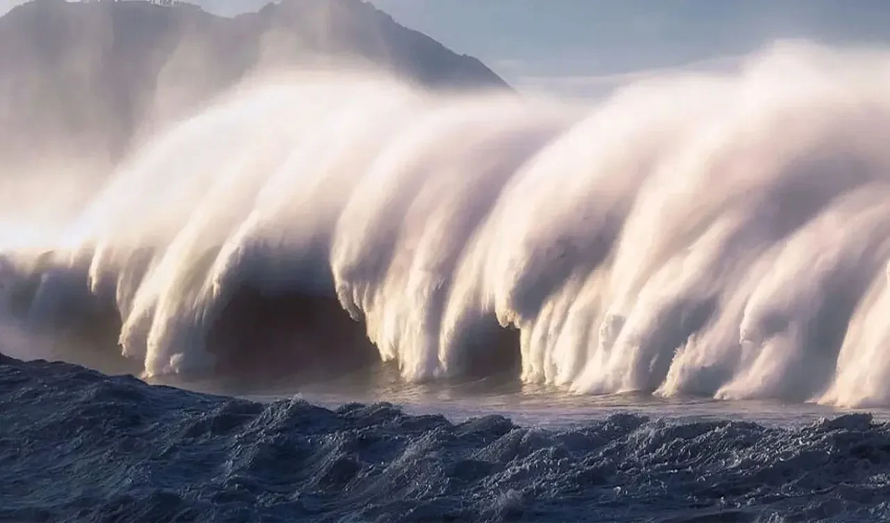 Tsunamilerin sırrına uzaydan bir bakış yetti! Bilinen tezi çürüttüler