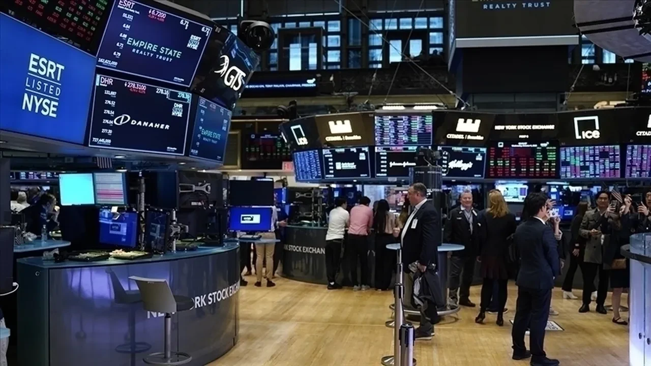 Wall Street’te nefesler tutuldu: Gözler cuma günkü kritik veride