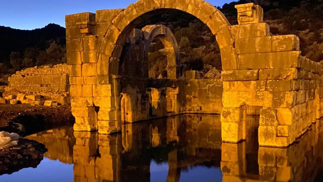 Antalya'da 'benzeri olmayan' keşif! Tam 1850 yıllık: Kazı için 15 yıl beklediler