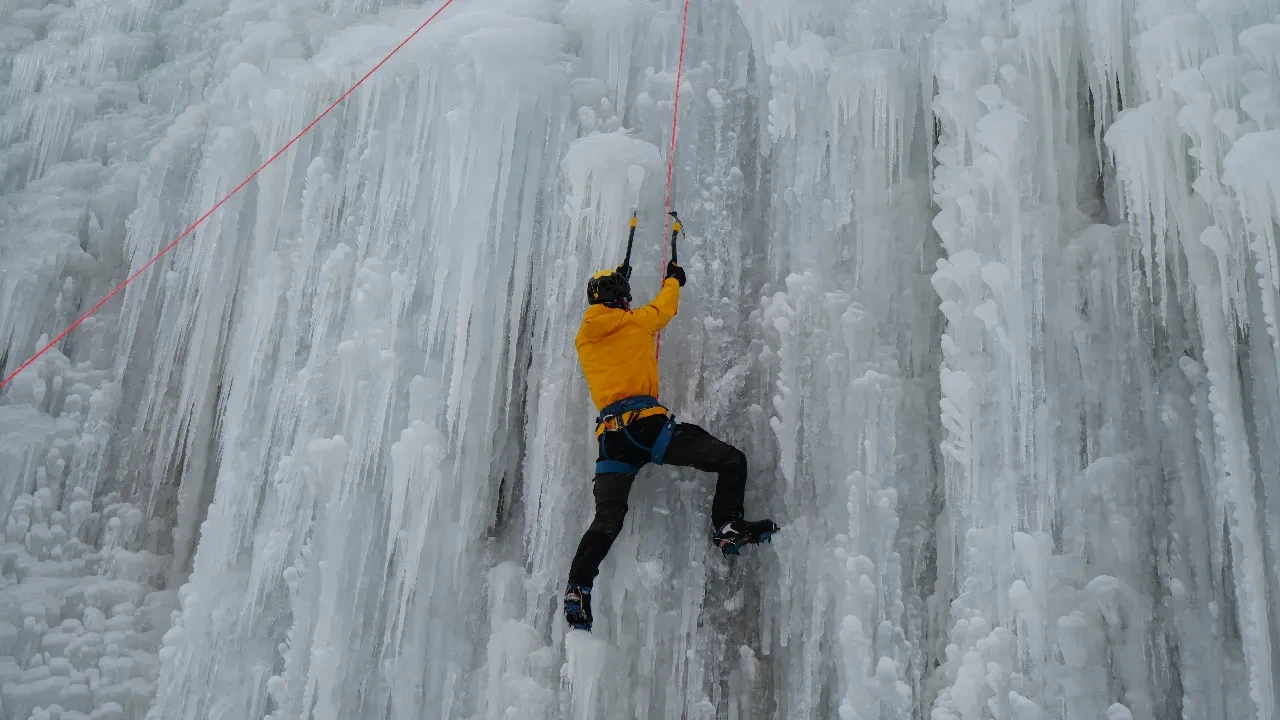 Böyle aktivite görülmedi! Türkiye'deki ilk buz tırmanma duvarı