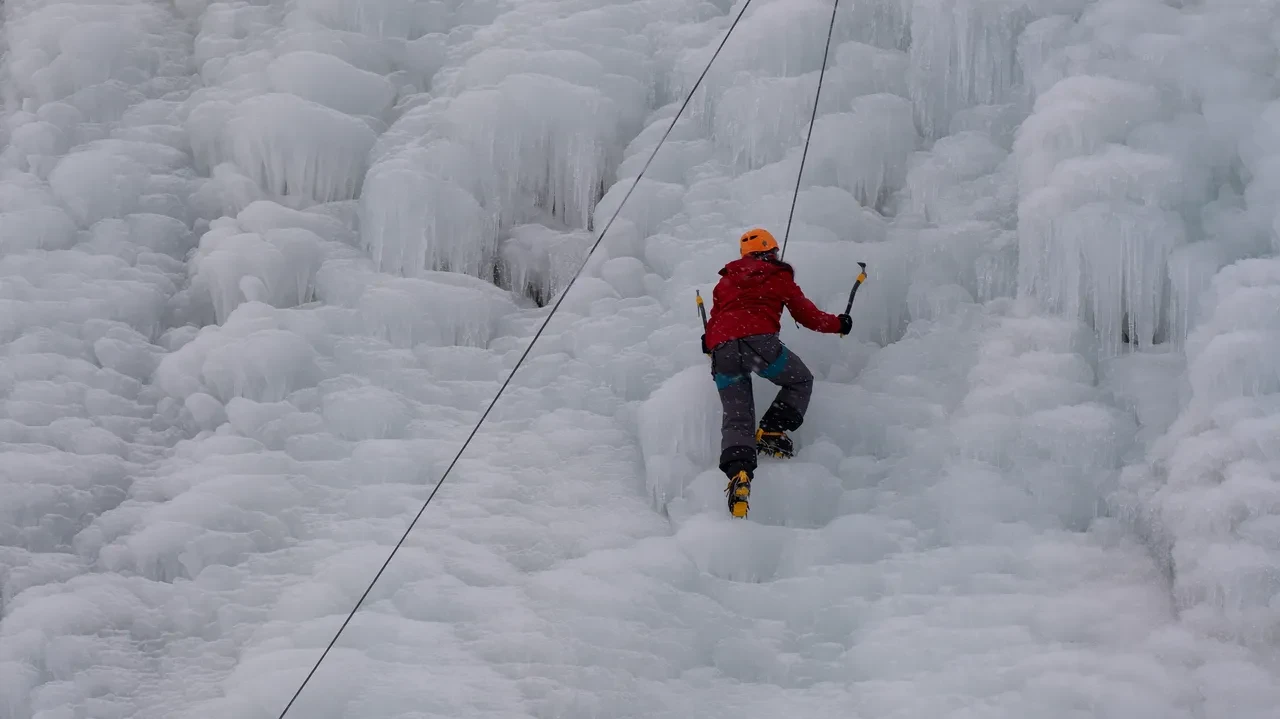 Böyle aktivite görülmedi! Türkiye'deki ilk buz tırmanma duvarı