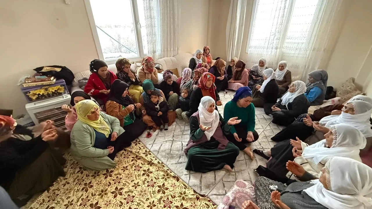 Cezaevinden izinli çıkıp dehşet saçtı! Eşini işkence ederek öldürdü: Cinayeti izleyen çocukları kaçırdı