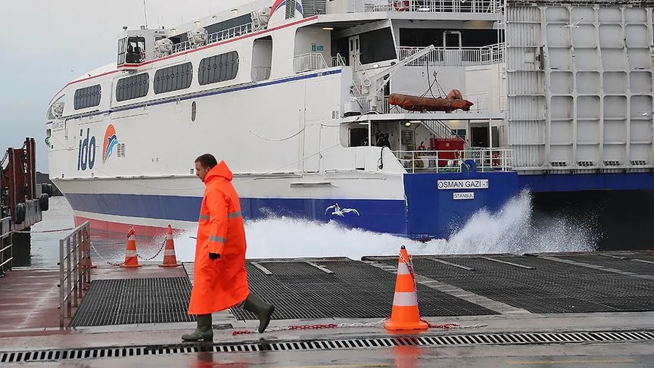 Deniz ulaşımına fırtına engeli! İDO ve BUDO seferleri iptal