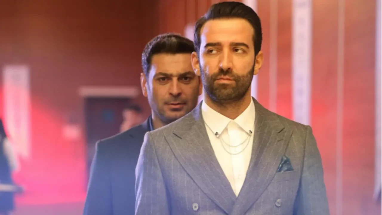 Ferit Kaya, Mardin'de mahsur kalan Uzak Şehir ekibindeki arkadaşlarıyla dalga geçti