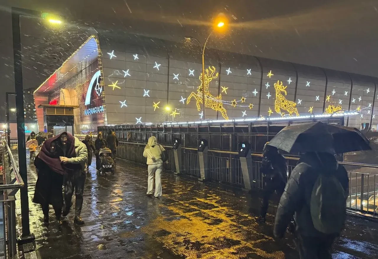 İstanbul'da kar yağışı başladı! Okullar tatil olacak mı? Vali Davut Gül'den açıklama var