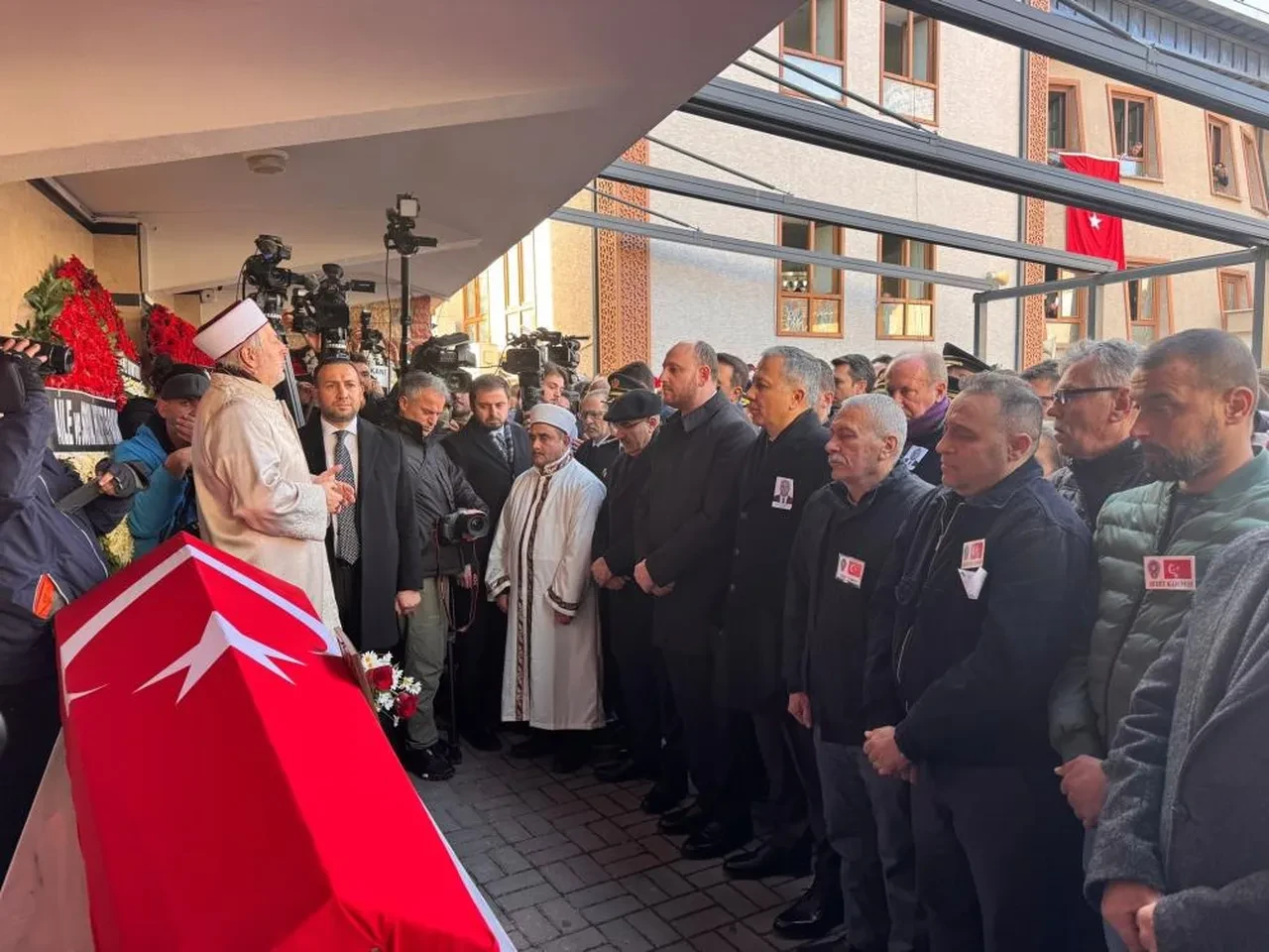 Kahraman şehitlerimize veda! Cenaze töreninde gözyaşları sel oldu