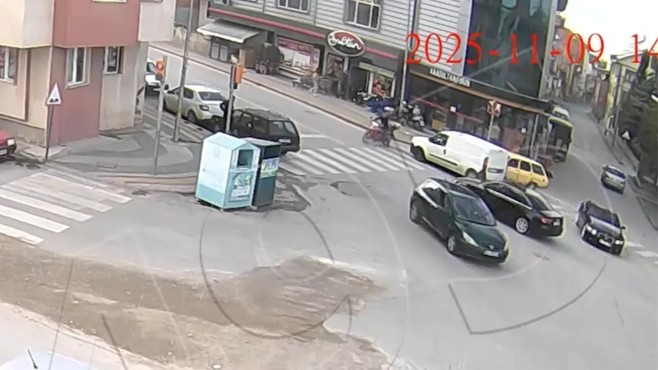 Motosikletliyi yaya geçidinde ezdi geçti! İşte o anlar