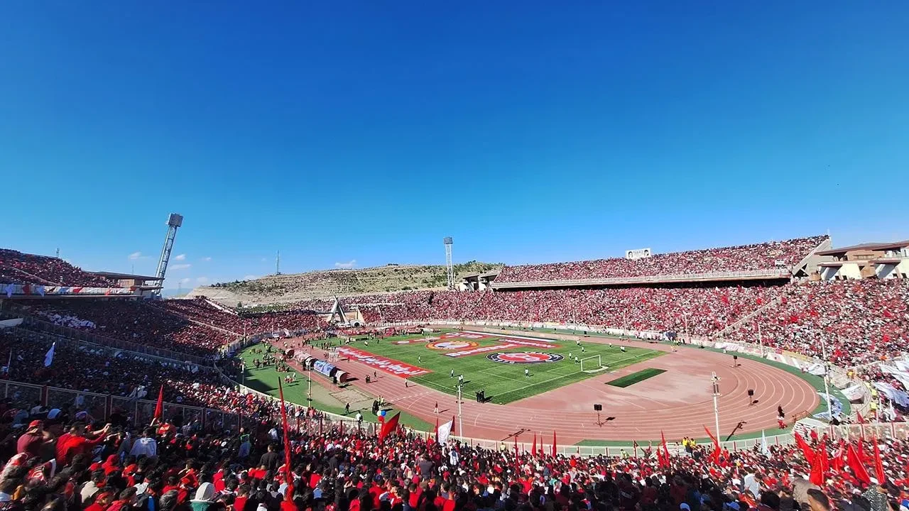  15 dakika boyunca kesintisiz tezahürat