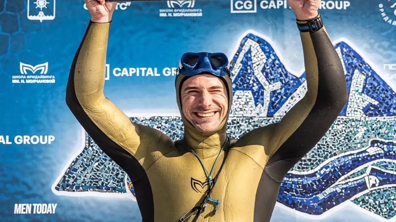 29 dakika 3 saniye ile su altında en uzun süre nefes tutma rekoru