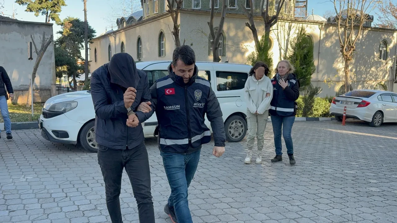 Üşüdükleri için girdikleri evden 50 bin TL'lik televizyon çaldılar