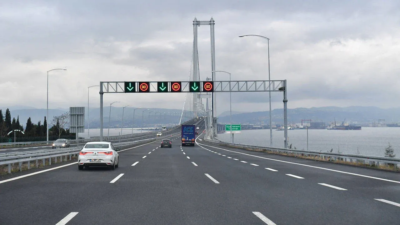 1 Ocak Perşembe yılbaşında köprü ve otoyollar ücretsiz mi?