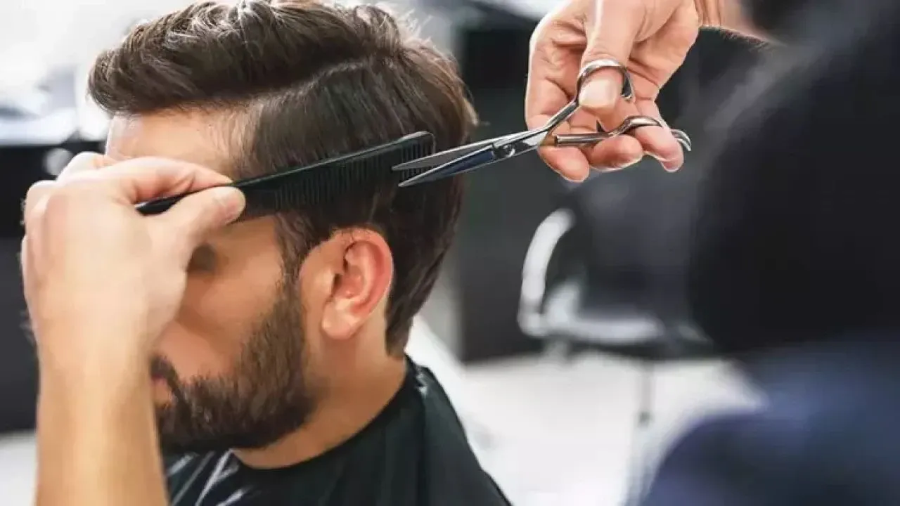 1 Ocak'ta berberler, kuaförler, güzellik merkezleri çalışıyor mu? Yarın berberler, kuaförler, güzellik merkezlerinin çalışma durumu belli oldu