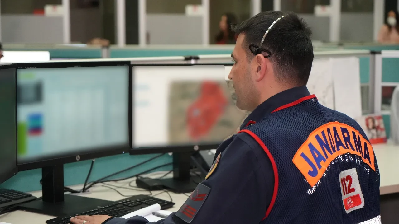 112 Acil'e gelen çağrılar şoke etti! 'Elon Musk ile görüşüp Mars'a gitmek istedi'