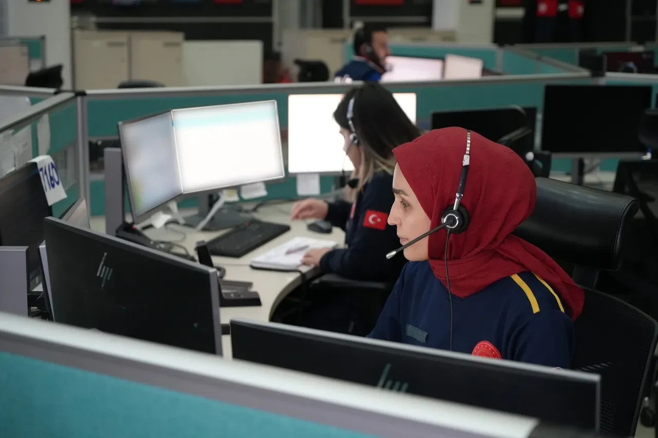 112 Acil'e gelen çağrılar şoke etti! 'Elon Musk ile görüşüp Mars'a gitmek istedi'