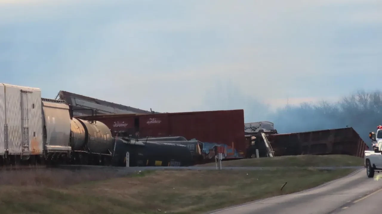 ABD'deki tren kazasında kimyasal alarmı! Kasabada acil durum ilan edildi