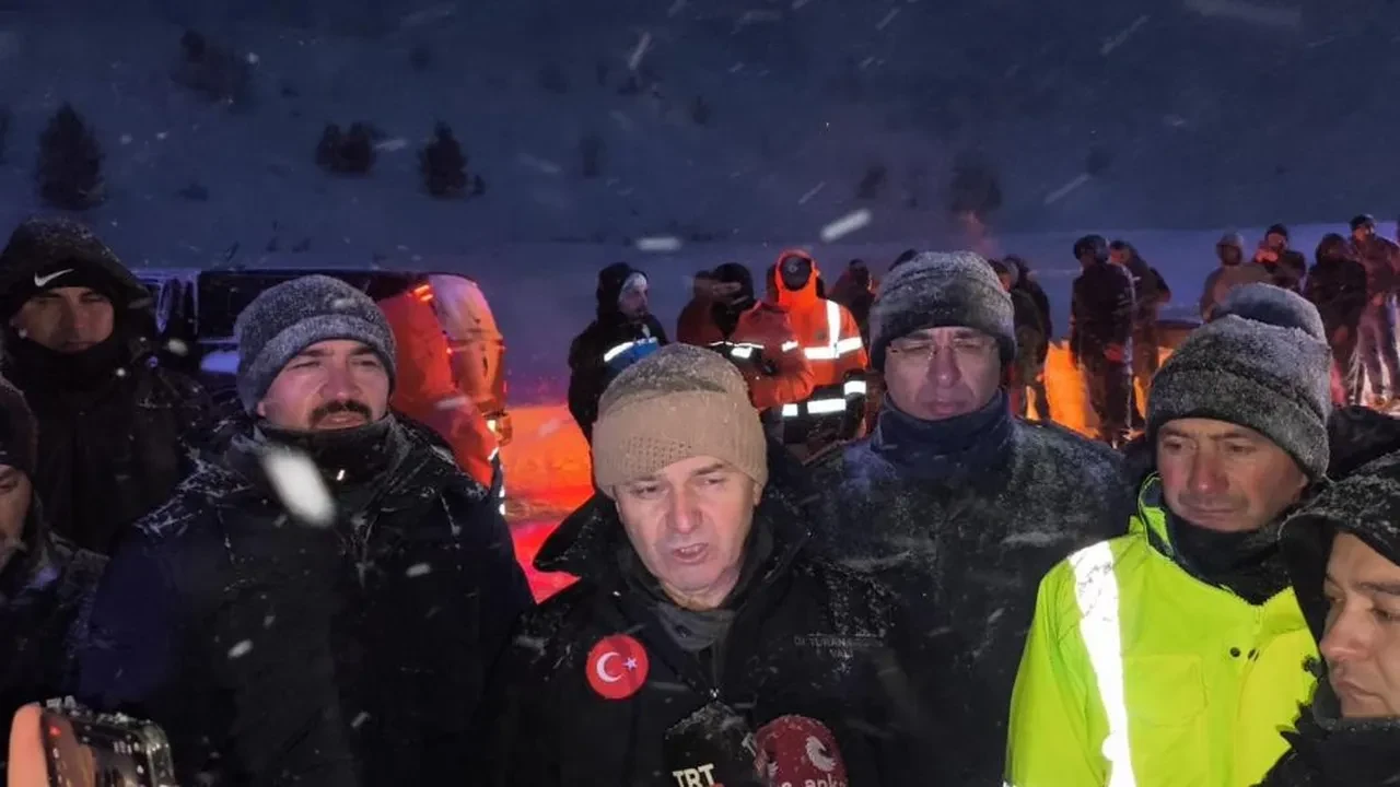 Artvin'de çığ düştü! 3 çobandan 1'inin cansız bedenine ulaşıldı