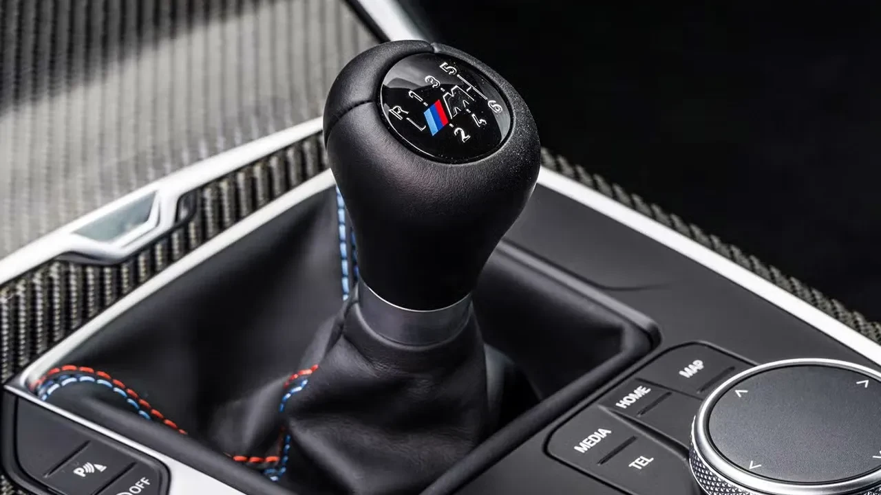 BMW, manuel vitesi akıllandırdı