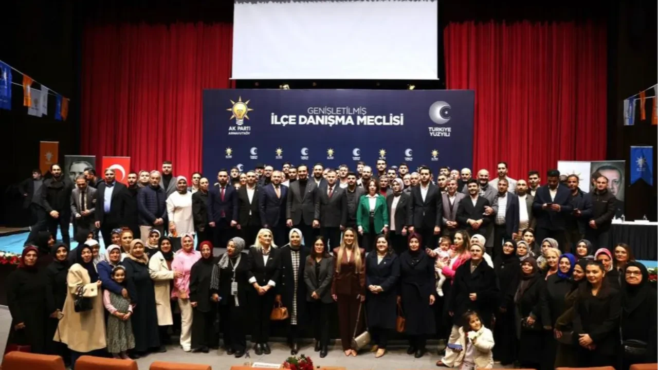 CHP'den istifa eden 150 kişi AK Parti'ye geçti