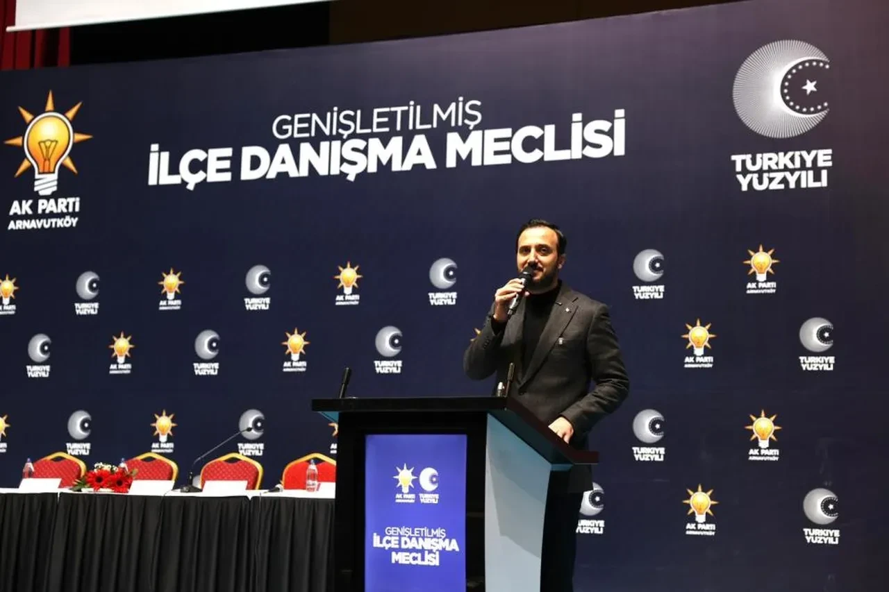 CHP'den istifa eden 150 kişi AK Parti'ye geçti