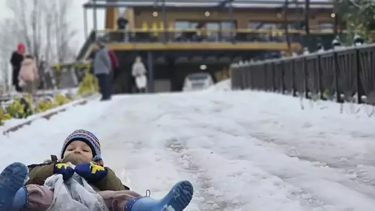 Eğitime kar engeli! 2 Ocak Cuma günü okullar tatil edildi