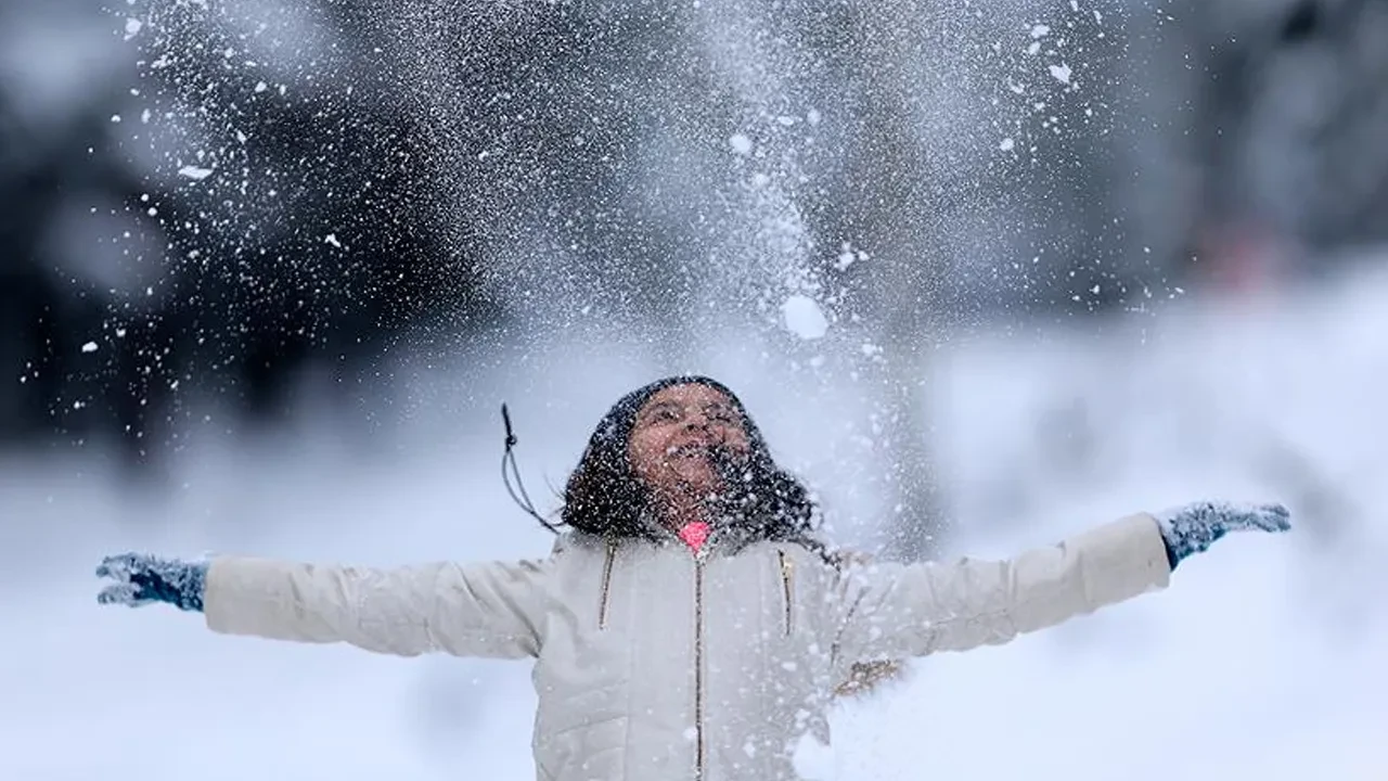 Eğitime kar engeli! 2 Ocak Cuma günü okullar tatil edildi
