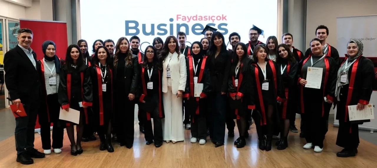 Faydasıçok Business Academy ilk mezunlarını verdi