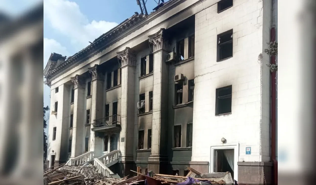 Mariupol Drama Tiyatrosu yeniden açıldı: Putin kemikler üzerinde dans ediyor!