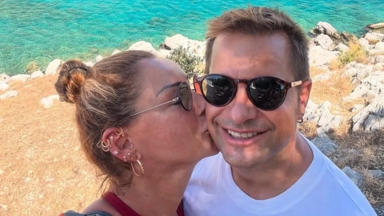 Pınar Altuğ tepkilere cevap verdi! Cenazede sakız çiğnerken görüntülenmişti 