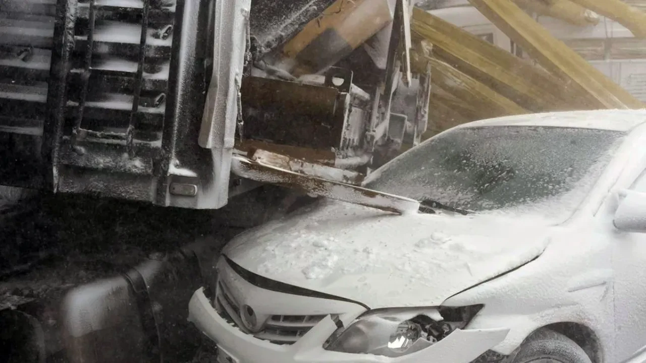 Sivas’ta zincirleme trafik kazası! Feci kaza kamerada