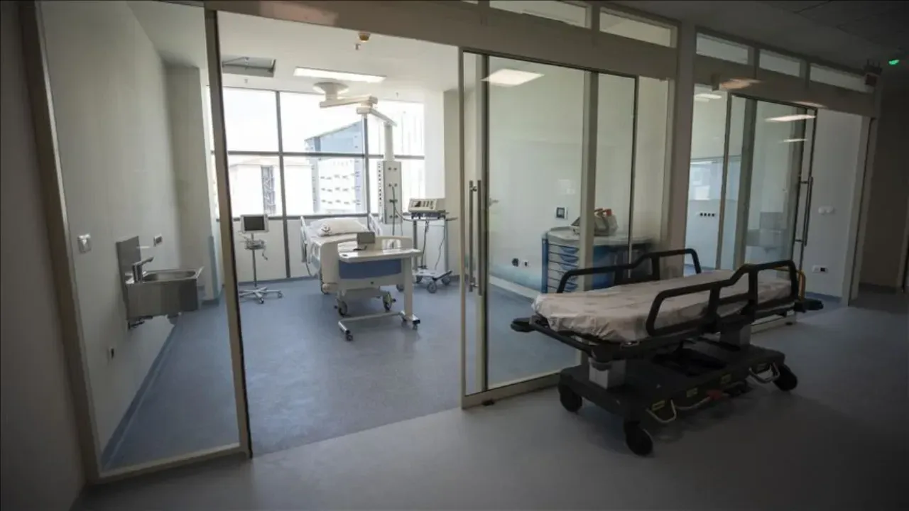 Bugün hastaneler açık mı, kapalı mı? 1 Ocak'ta sağlık ocakları, eczaneler açık mı?