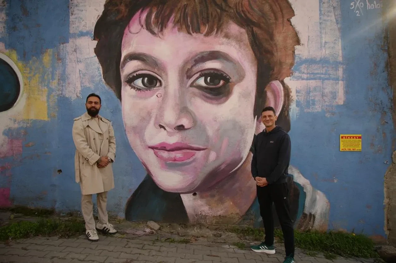 Ahmet Minguzzi'nin babası duvardaki resmi görünce duyguyla doldu