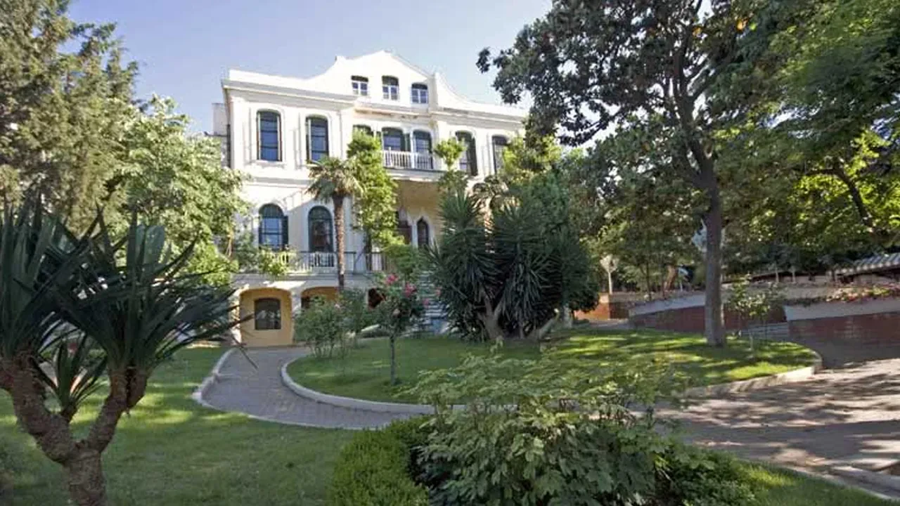 Bir soygun da Adalar Adliyesi'nde! Zabıt katibi emanet bölümünü boşaltmış