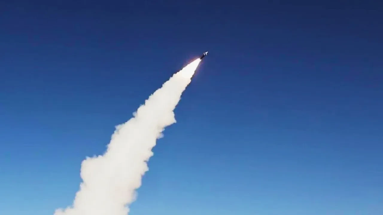 İnşaat malzemesiyle hipersonik silah yaptılar: Çin'den Tesla parasına füze!