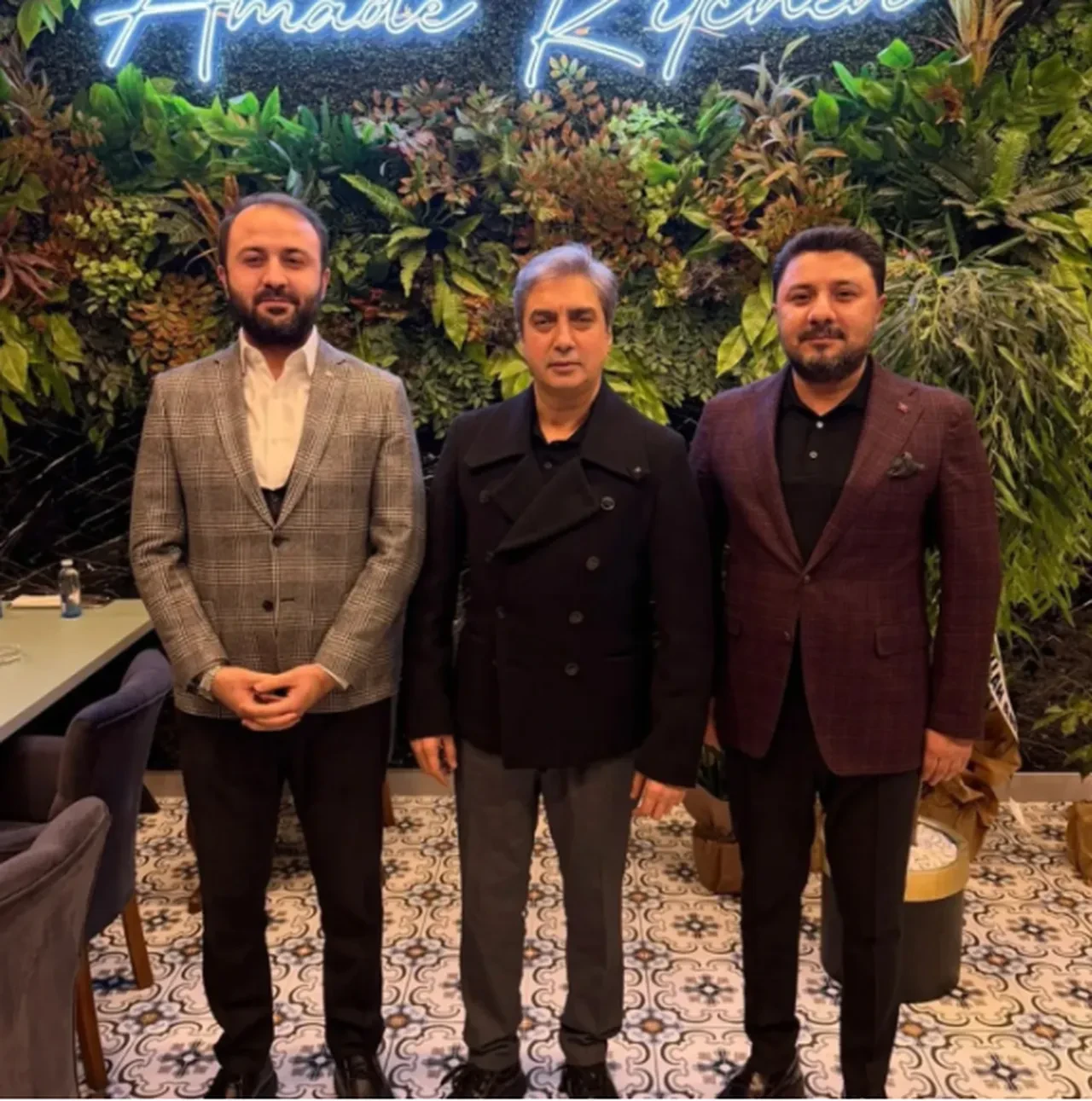 Kurtlar Vadisi'nin Polat Alemdar'ı Necati Şaşmaz aylar sonra ortaya çıktı! Kırlaşmış saçları dikkat çekti 