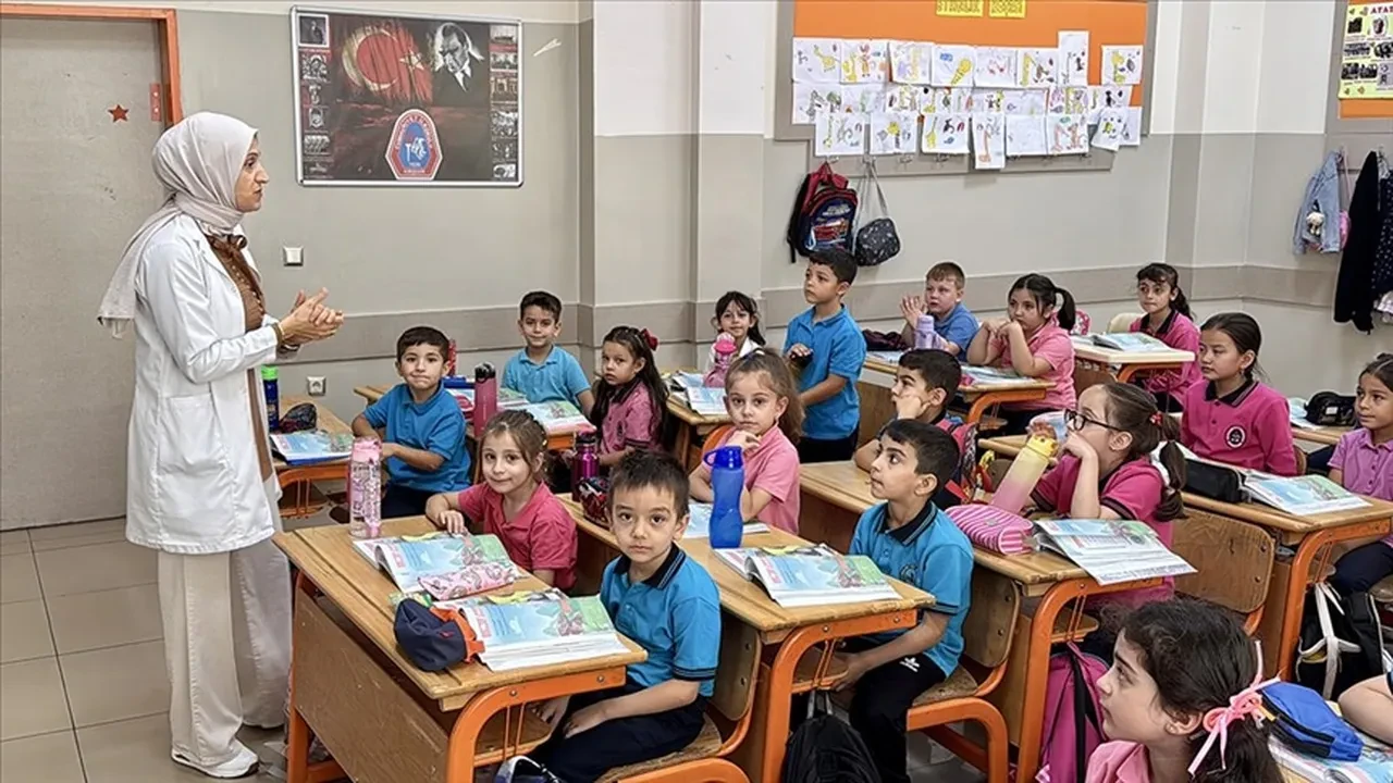 Okula başlama yaşı değişiyor mu, kaç olacak? MEB yeni çalışma başlattı