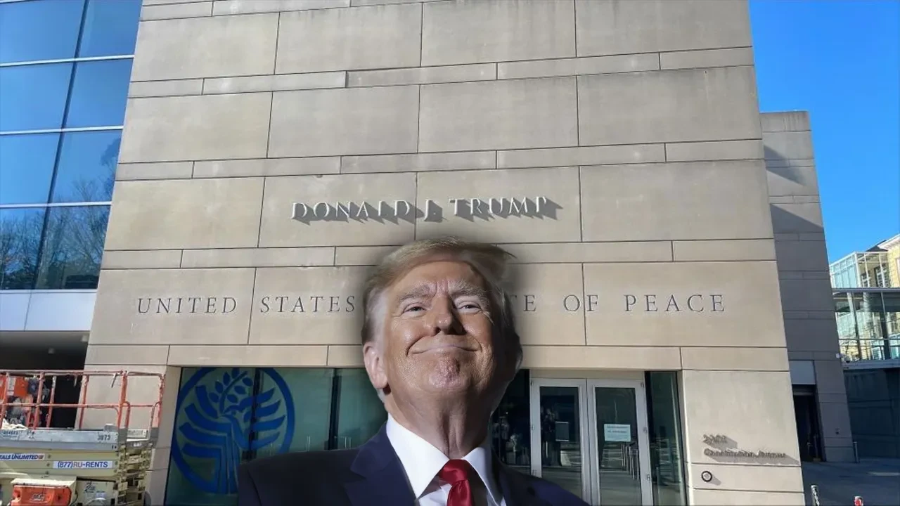 Trump ABD Barış Enstitüsü'ne kendi adını da ekledi