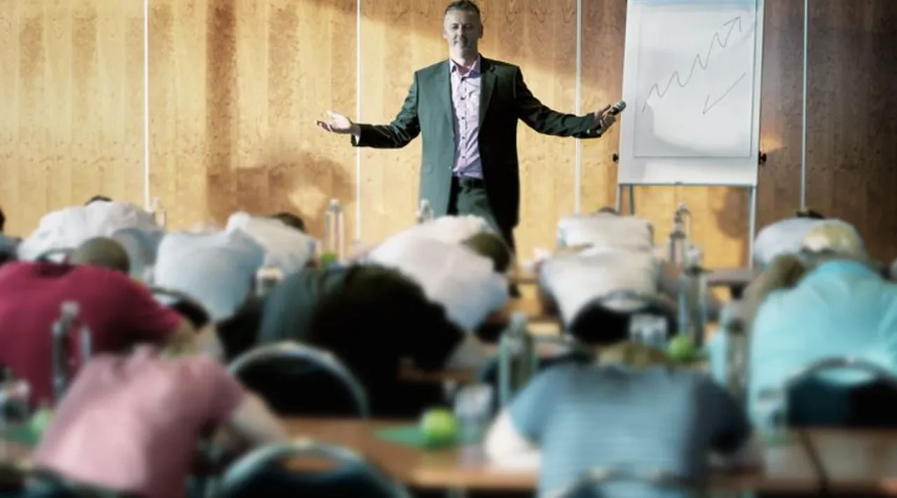 Üniversitelerde yeni dönem! Yoklamada hile yapan öğrenciler yandı