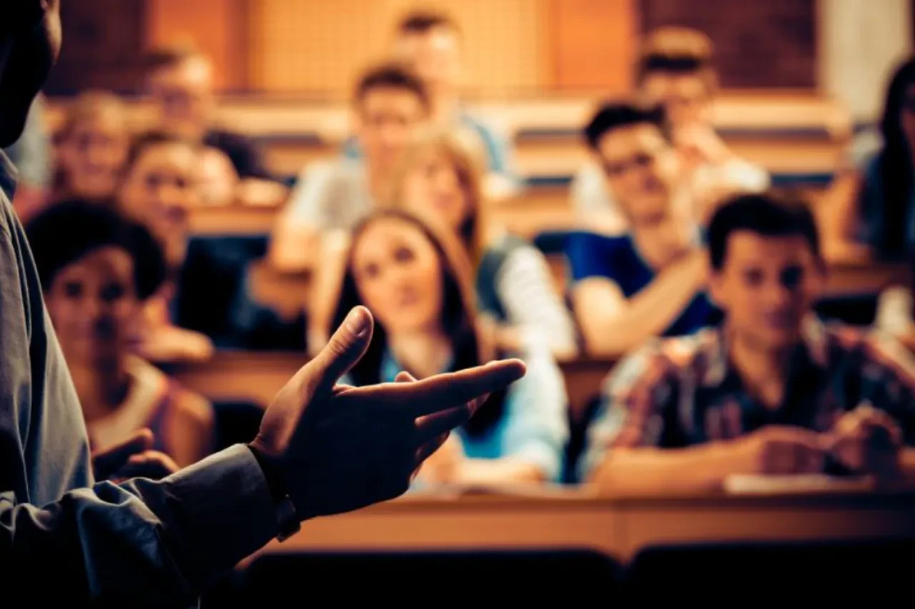 Üniversitelerde yeni dönem! Yoklamada hile yapan öğrenciler yandı