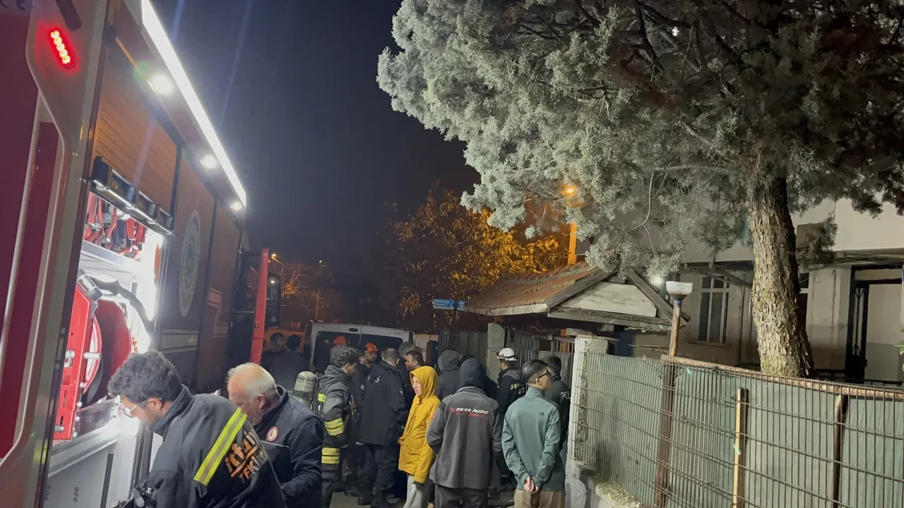 Yeni taşındığı evde dehşeti yaşadı! Çıkan yangında eli, yüzü, ayakları ve boynu yandı 